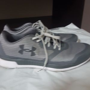 Under Armour size 11 gray running shoes